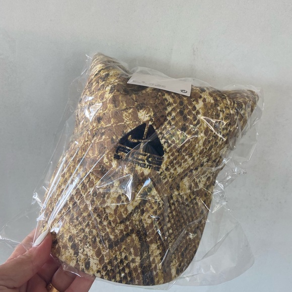 SUPREME x NIKE ACG • denim 6 panel hat gold snakeprint - Picture 3 of 5